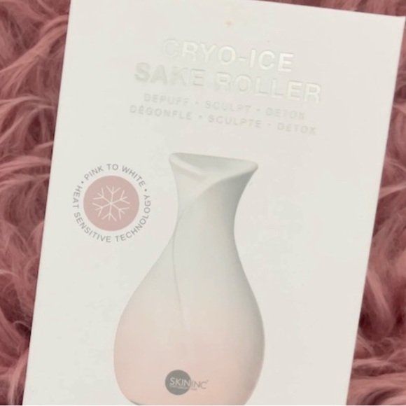 Skin Inc Cryo-Ice Sake Roller - Picture 2 of 2